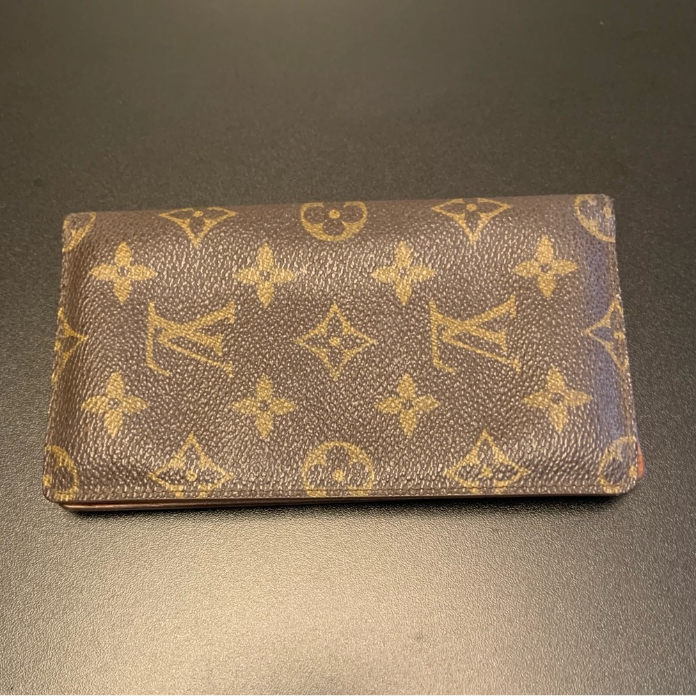 Louis Vuitton Logo Checkbook Cover